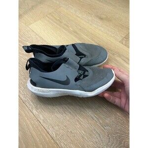 Nike Flex Runner shoes, boys size 1 youth black gray